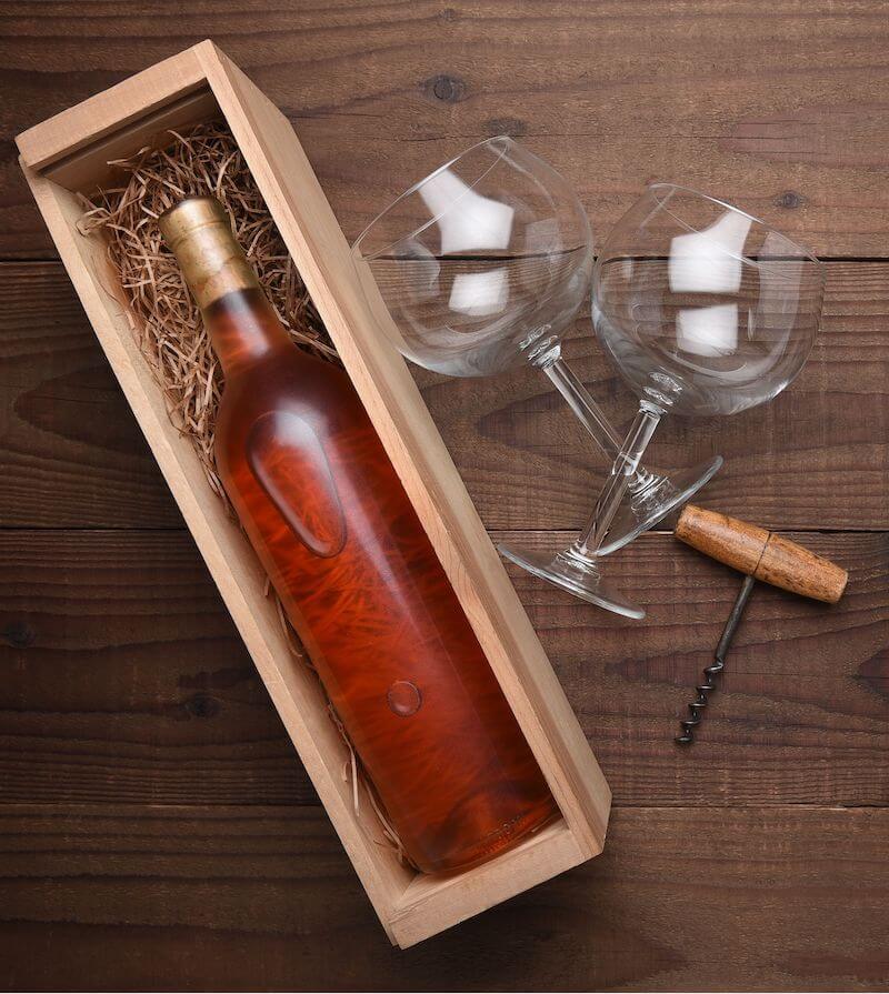 wine club members